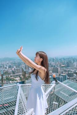 李丽珍《蜜桃成熟时》粤语原唱为何成经典？90年代电影金曲TOP5揭秘！